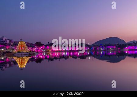 Lago Pushkar al crepuscolo, Pushkar, Rajasthan, India, Asia meridionale, Asia Copyright: NeilxFarrin 1126-2254 Foto Stock