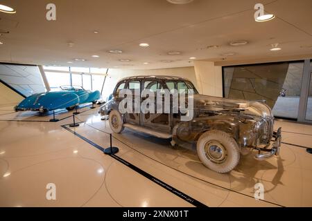 Transparent Car (la Ghost Car), costruita in America dalla General Motors per la Fiera Mondiale di New York del 1939, Museo Nazionale del Qatar, Doha, Qatar Foto Stock