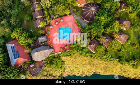 Aerea di un hotel di lusso a Kigoma, Lago Tanganica, Tanzania, Africa Orientale, Africa Foto Stock