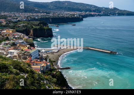 Vista su Sorrento, Golfo di Napoli, Campania, Italia, Europa Foto Stock