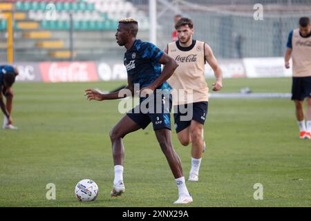 Castel di Sangro, Abbruzzo, Italia. 2 agosto 2024. Victor Osimhen del Napoli gioca durante il giorno 9 del training camp pre-stagionale della SSC Napoli allo Stadio Patini di Castel di Sangro, Italia il 2 agosto 2024 (Credit Image: © Ciro De Luca/ZUMA Press Wire) SOLO USO EDITORIALE! Non per USO commerciale! Foto Stock