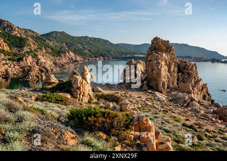 Paesaggio roccioso di Costa Paradiso sulla costa sarda, Sardegna, Italia, Mediterraneo, Europa Foto Stock