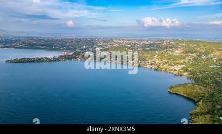 Aerial of Kigoma, sul lago Tanganica, Tanzania, Africa orientale, Africa Copyright: MichaelxRunkel 1184-12194 Foto Stock