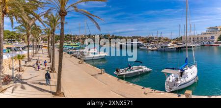Vista delle barche a Port Manacor, Porto Cristo, Maiorca, Isole Baleari, Spagna, Mediterraneo, Europa Foto Stock