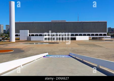 Biblioteca nazionale, progettata da Oscar Niemeyer e Lucio Costa, patrimonio dell'umanità dell'UNESCO, Brasilia, distretto federale, Brasile Foto Stock