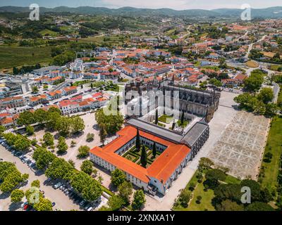 Aerea del Monastero dei Domenicani di Batalha, costruito per commemorare la vittoria portoghese sui castigliani nella battaglia di Aljubarrota in Foto Stock
