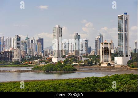 Il nuovo skyline della città visto da Panama Viejo, Panama City, Repubblica di Panama, America centrale Copyright: GOUPIxCHRISTIAN 1382-221 Foto Stock