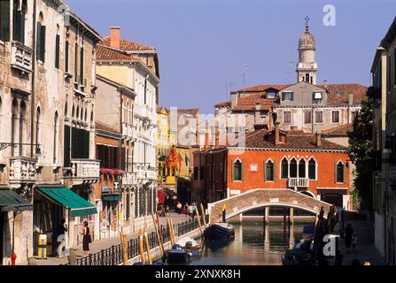 Minotto Quay accanto al canale Rio del Malcanton, quartiere di Santa Croce, Venezia, Patrimonio dell'Umanità dell'UNESCO, regione Veneto, Italia, Europa Copyright: GOUP Foto Stock