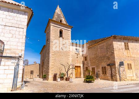 Vista della chiesa di Santa Anna nella città collinare di Moscari, Maiorca, Isole Baleari, Spagna, Mediterraneo, Europa Copyright: FrankxFell 844-34584 Foto Stock