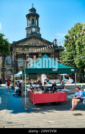 Mercato charter di Lancaster nell'area pedonale di Market Street nel centro della città Foto Stock