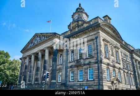 Lancaster Town Hall 1909 di Edward Mountford, classificato di secondo livello e in stile barocco edoardiano Foto Stock