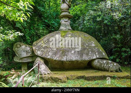 Statua nel Parco dei Mostri di Bomarzo, detto anche Bosco Sacro, Giardino Manieristico del Lazio Foto Stock