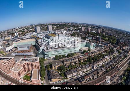 Vista aerea panoramica/grandangolare di Westfield London, White City, Londra, Regno Unito. Foto Stock