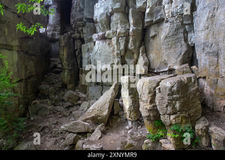 Sfondo scultoreo in pietra naturale presso la Rattlesnake Point Conservation area, Canada. Foto Stock