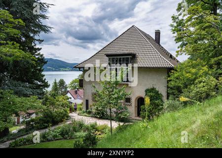 Parco e giardino con vista sul Lago di Costanza dal museo, museo d'arte Haus Dix, ex casa e studio del pittore e grafico del XX secolo Foto Stock