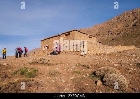 Tarkeddit Mountain Refuge, Ighil M'Goun Trek, catena montuosa dell'Atlante, marocco Foto Stock