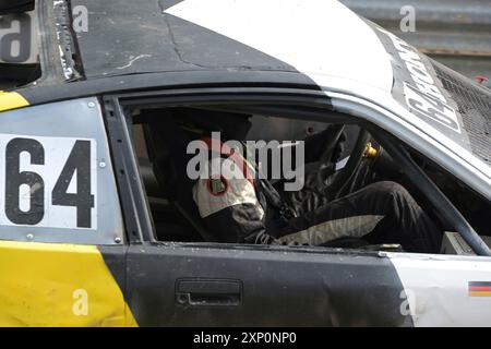 Grambek, Germania, 10 settembre 2022: Corse automobilistiche Autocross ADAC NAX-Club Moelln, parte di un'auto speciale sulla pista di Dirt and Soil, copia Foto Stock