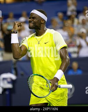 2 agosto 2024: Frances Tiafoe (USA) celebra un punto durante il torneo di tennis Mubadala Citi DC Open 2024 che si gioca al Rock Creek Park Tennis Center di Washington, DC Justin Cooper/CSM Foto Stock