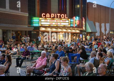 Il quinto festival annuale della musica Old Couch presso il Capitol Theater di Burlington, Iowa Foto Stock