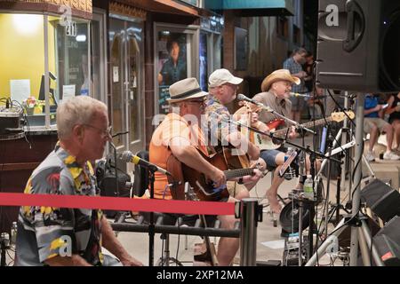 Fretworks al 5° annuale Old Couch Music Fest al Capitol Theater di Burlington, Iowa Foto Stock