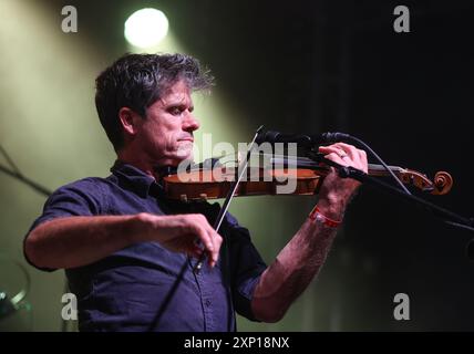 Wickham, Hampshire, Regno Unito. 2 agosto 2024. Wickham Festival 2024. Seth Lakeman si esibisce sul palco. Credito SMI/Alamy Live News Foto Stock