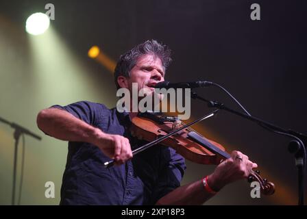 Wickham, Hampshire, Regno Unito. 2 agosto 2024. Wickham Festival 2024. Seth Lakeman si esibisce sul palco. Credito SMI/Alamy Live News Foto Stock