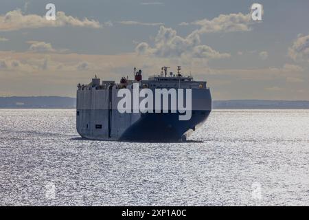 Portaveicoli diretto ai Royal Portbury Docks Foto Stock