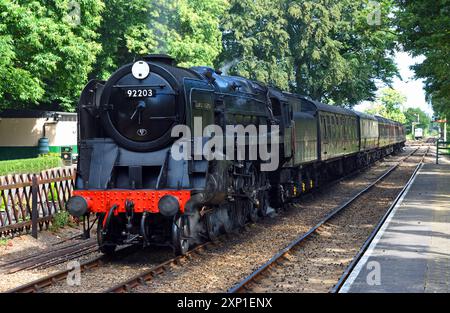 Locomotiva a vapore vintage British Railways BR Standard Classe 9F 2-10-0 "Black Prince" alla stazione. Foto Stock