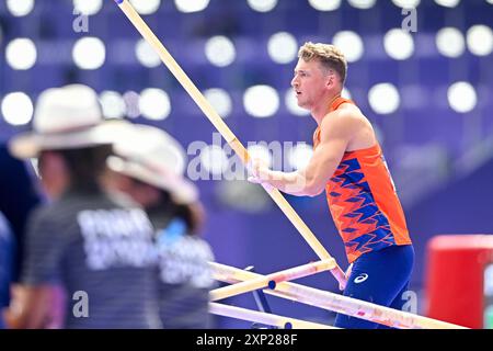 Parigi, Francia. 3 agosto 2024. PARIGI, FRANCIA - 3 AGOSTO: Gareggiando nel caveau maschile di Decathlon durante l'8° giorno di atletica leggera - Giochi Olimpici di Parigi 2024 allo Stade de France il 3 agosto 2024 a Parigi, Francia. (Foto di Andy Astfalck/Agenzia BSR) credito: Agenzia BSR/Alamy Live News Foto Stock