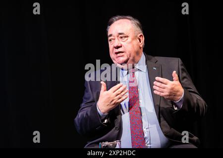 Edimburgo, Regno Unito. 3 agosto 2024 nella foto: Leader del Partito Alba, Alex Salmond. Durante l'intervista, ha affermato che la secessione unilaterale della Scozia dal Regno Unito potrebbe essere uno dei fuochi d'artificio nella scatola. Con Iain Dale ricoverato in ospedale, la serie All Talk di interviste al Fringe Festival di Edimburgo di quest'anno vede la partecipazione del presentatore ospite, Matthew Stadlen host della LBC. Crediti: Rich Dyson/Alamy Live News Foto Stock