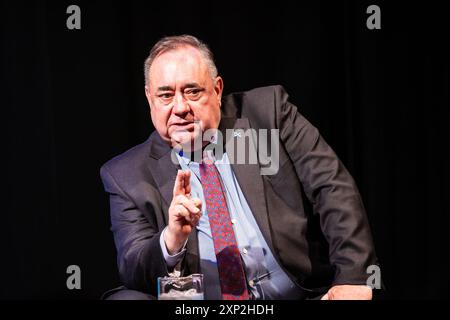 Edimburgo, Regno Unito. 3 agosto 2024 nella foto: Leader del Partito Alba, Alex Salmond. Durante l'intervista, ha affermato che la secessione unilaterale della Scozia dal Regno Unito potrebbe essere uno dei fuochi d'artificio nella scatola. Con Iain Dale ricoverato in ospedale, la serie All Talk di interviste al Fringe Festival di Edimburgo di quest'anno vede la partecipazione del presentatore ospite, Matthew Stadlen host della LBC. Crediti: Rich Dyson/Alamy Live News Foto Stock