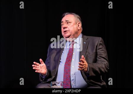 Edimburgo, Regno Unito. 3 agosto 2024 nella foto: Leader del Partito Alba, Alex Salmond. Durante l'intervista, ha affermato che la secessione unilaterale della Scozia dal Regno Unito potrebbe essere uno dei fuochi d'artificio nella scatola. Con Iain Dale ricoverato in ospedale, la serie All Talk di interviste al Fringe Festival di Edimburgo di quest'anno vede la partecipazione del presentatore ospite, Matthew Stadlen host della LBC. Crediti: Rich Dyson/Alamy Live News Foto Stock