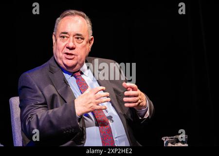 Edimburgo, Regno Unito. 3 agosto 2024 nella foto: Leader del Partito Alba, Alex Salmond. Durante l'intervista, ha affermato che la secessione unilaterale della Scozia dal Regno Unito potrebbe essere uno dei fuochi d'artificio nella scatola. Con Iain Dale ricoverato in ospedale, la serie All Talk di interviste al Fringe Festival di Edimburgo di quest'anno vede la partecipazione del presentatore ospite, Matthew Stadlen host della LBC. Crediti: Rich Dyson/Alamy Live News Foto Stock
