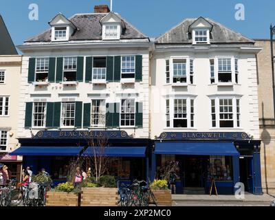 Vista frontale della libreria Blackwell's Bookshop in Broad Street nel centro di Oxford Foto Stock