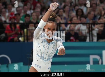 Parigi, Francia. 3 agosto 2024. Rebeca Andrade del Brasile si esibisce nella finale di ginnastica femminile ai Giochi Olimpici di Parigi 2024 a Parigi, Francia, sabato 3 agosto 2024. Foto di Pat Benic/UPI credito: UPI/Alamy Live News Foto Stock