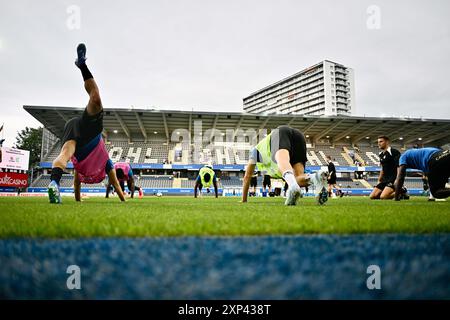 Lovanio, Belgio. 3 agosto 2024. Giocatori del Genk nella foto prima di una partita di calcio tra OH Leuven e KRC Genk, sabato 03 agosto 2024 a Lovanio, il giorno 2 della stagione 2024-2025 della "Jupiler Pro League" prima divisione del campionato belga. BELGA FOTO JOHAN EYCKENS credito: Belga News Agency/Alamy Live News Foto Stock