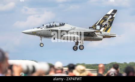 Aeronautica militare Italiana - Leonardo T-346A Master, arrivato alla RAF Fairford per prendere parte al Royal International Air Tattoo del 2024. Foto Stock