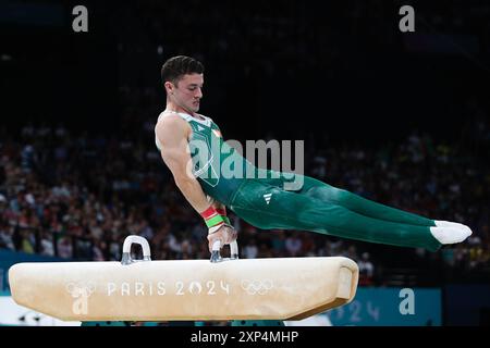 PARIGI, FRANCIA. 3 agosto 2024. Rhys McClenaghan del Team Ireland gareggia durante la finale del pommel Horse dell'ottavo giorno dei Giochi Olimpici di Parigi 2024 alla Bercy Arena, Parigi, Francia. Crediti: Craig Mercer/Alamy Live News Foto Stock
