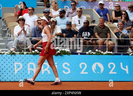 Zagabria, Croazia. 3 agosto 2024. PARIGI, FRANCIA - 3 AGOSTO: Donna Vekic di Croazia durante la finale di Tennis Women's Singles contro il cinese Qinwen Zheng l'ottavo giorno dei Giochi Olimpici di Parigi 2024 al Roland Garros il 3 agosto 2024 a Parigi, Francia. Foto: Igor Kralj/PIXSELL credito: Pixsell/Alamy Live News Foto Stock