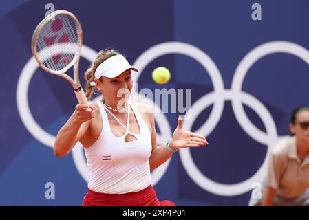 Zagabria, Croazia. 3 agosto 2024. PARIGI, FRANCIA - 3 AGOSTO: Donna Vekic di Croazia in azione durante la finale di Tennis Women's Singles contro il cinese Qinwen Zheng l'ottavo giorno dei Giochi Olimpici di Parigi 2024 al Roland Garros il 3 agosto 2024 a Parigi, Francia. Foto: Igor Kralj/PIXSELL credito: Pixsell/Alamy Live News Foto Stock