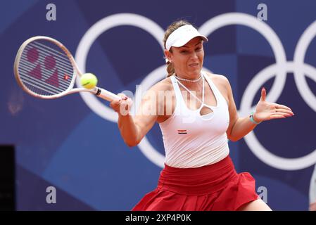 Zagabria, Croazia. 3 agosto 2024. PARIGI, FRANCIA - 3 AGOSTO: Donna Vekic di Croazia in azione durante la finale di Tennis Women's Singles contro il cinese Qinwen Zheng l'ottavo giorno dei Giochi Olimpici di Parigi 2024 al Roland Garros il 3 agosto 2024 a Parigi, Francia. Foto: Igor Kralj/PIXSELL credito: Pixsell/Alamy Live News Foto Stock