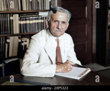 Dottor Albert A. Michelson, fisico. Data di creazione: Tra il 1929 e il 1931. Contea di Los Angeles. Editori: Los Angeles Times. Questa fotografia appare con l'articolo, "Michelson soccombe", Los Angeles Times, 10 maggio 1931. Foto Stock