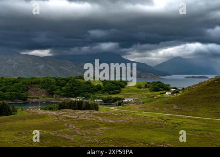 Paesaggio rurale al Village Ardheslaig sulla penisola di Applecross sulla costa atlantica delle Highlands scozzesi, Regno Unito Foto Stock