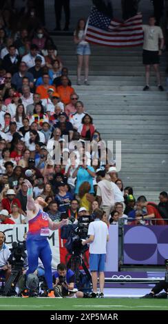 Parigi, Ile de France, Francia. 3 agosto 2024. Ryan Crouser (USA) gareggia nel tiro maschile messo in finale e vince l'oro allo Stade de France durante le Olimpiadi di Parigi 2024 sabato 3 agosto 2024 a Parigi. (Credit Image: © Paul Kitagaki Jr./ZUMA Press Wire) SOLO PER USO EDITORIALE! Non per USO commerciale! Crediti: ZUMA Press, Inc./Alamy Live News Foto Stock