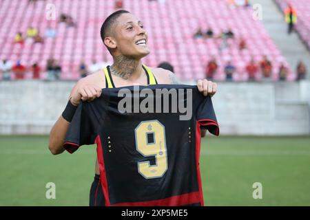 Recife, Brasile. 3 agosto 2024. PE - RECIFE - 03/08/2024 - PERNAMBUCANO SUB-20 2024, RETRO x SPORT - i giocatori sportivi celebrano il titolo di Pernambucano Under 20 campione del 2024, all'Arena de Pernambuco, dopo la finale contro retro. Foto: Marlon Costa/AGIF (foto di Marlon Costa/AGIF/Sipa USA) credito: SIPA USA/Alamy Live News Foto Stock