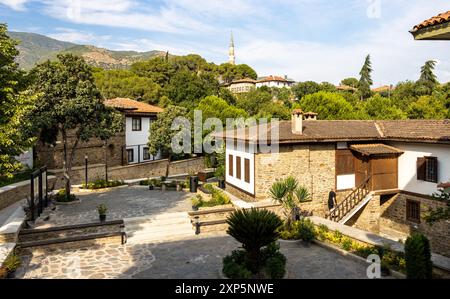 Birgi, Odemis, Smirne Turchia 10 luglio 2024: Lo storico villaggio di Birgi, famoso per le sue case architettoniche Selgiuchide e ottomane, è sul mondo dell'UNESCO Foto Stock