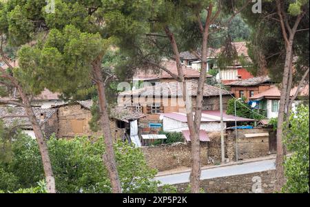 Birgi, Odemis, Smirne Turchia 10 luglio 2024: Lo storico villaggio di Birgi, famoso per le sue case architettoniche Selgiuchide e ottomane, è sul mondo dell'UNESCO Foto Stock