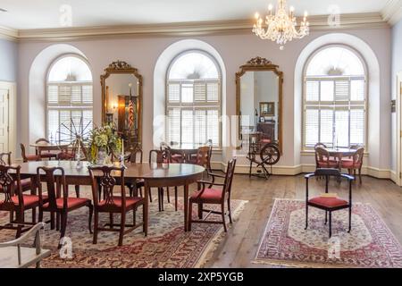 Ricreazione della sala da pranzo aristocratica dell'era coloniale a Charleston, South Carolina Foto Stock