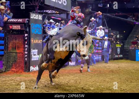 SUNRISE, FLORIDA - 2 AGOSTO: John Crimber in sella a Kodiac durante la PBR: Camping World Team Series Freedom Days: Foto di Chris Arjoon Foto Stock