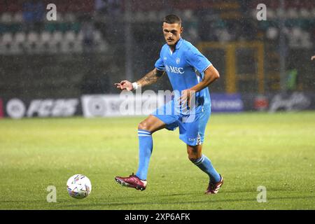 Rafael Marin del Napoli controlla il pallone durante la frizzante partita di pre-stagione tra SSC Napoli e Girona FC allo Stadio Teofilo Patini il 3 agosto 2024 a Castel di Sangro. Foto Stock